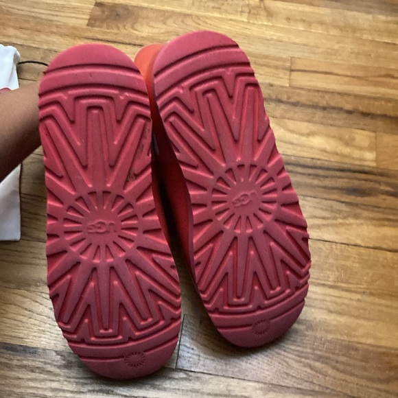 Hibiscus clear Uggs with matching Fanny pack bag - Picture 8 of 15